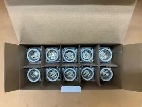 19062 ADL Porcelain Pony Cleat Socket Lampholder