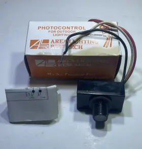 AA-105 AREA LIGHTING RESEARCH Photocontrol Vac