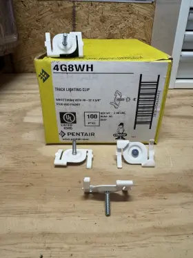 4G8WH CADDY Twist Clip Track Lighting