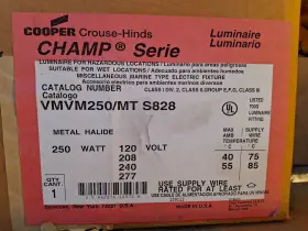 VMVM250-MT COOPER Crouse Hinds Luminaire Champ