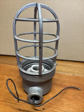 V275-M5 CROUSE HINDS Light Fixture Cage Glass