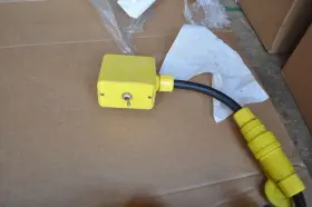 07012 DANIEL WOODHEAD Light Stringer Outlet Switch #2