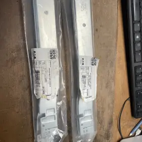 HB26 EATON Bar Hanger Set