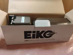 12127 EIKO Box Sfacc Slip Fitter Floodlight Mount