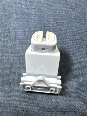 2010484 ETLIN-DANIELS INC Lampholder Adapter
