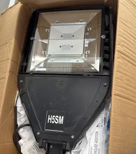 93093675 GE Evolve Led Area Light Parking Security