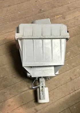E-140S002 GENERAL ELECTRIC Ge Luminaire Cat Watts Line Volts