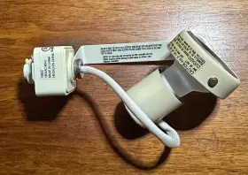 13922-19EF HAMPTON Track Lighting Fixture Cream Angle #2