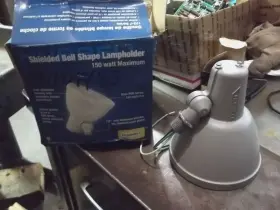 103-7 HUBBELL Shielded Lampholder