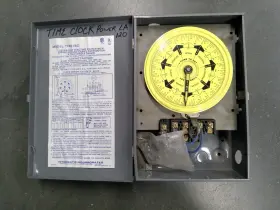 T7401BC INTERMATIC Pole Switch #2