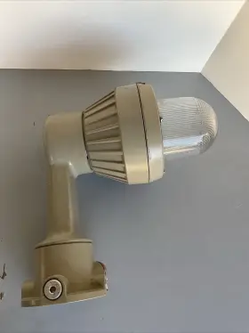EMI15 KILLARK Hubbell Hostile Lite Explosion Light Fixture #2