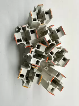 032-26725-203 LEVITON Snap Fluorescent Lamp Holder #2