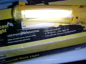 4XP68A LUMAPRO Fluorescent Light Box