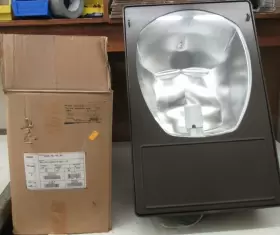MHHR-R2-175-MT LUMARK Halide Pole Light Fixture Lamp