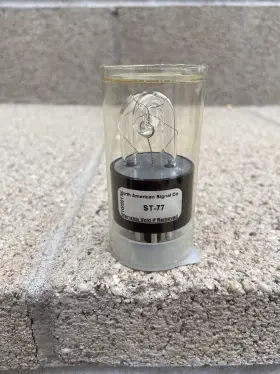 ST-77 NORTH AMERICAN SIGNAL Strobe Lamp Nos
