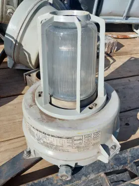 SAF25H04 RIG-A-LITE Hazardous Floodlight #2