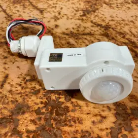 BRI823-X-D SHARKWARD Line Voltage Box