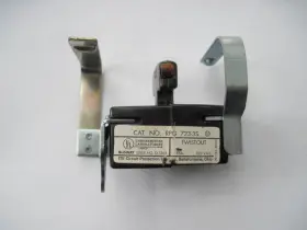 723-3S SIEMENS ITE Rpg Lighting Duct Twistout Plug Nos
