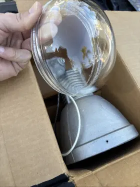 V4400E STONCO Enclosed Vaportight Paraholder Light Fixture