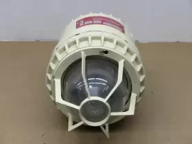 XM025C04 THOMAS AND BETTS Explosion Lighting Fixture #2