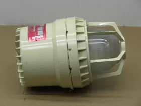 XM025C04 THOMAS AND BETTS Explosion Lighting Fixture #3