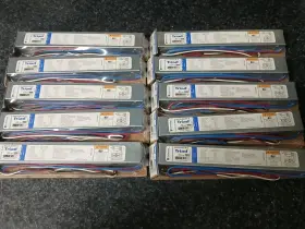 B232IUNVHP-N000I UNIVERSAL LIGHTING TECHNOLOGIES Pack Triad