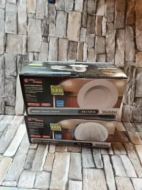 822985510691 UTILITECH Pro Remodel Stepped Baffle Led Finish