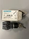 Siemens 3SB32 01-4AD11 Key Operated Switch With Contact - New in Original Box